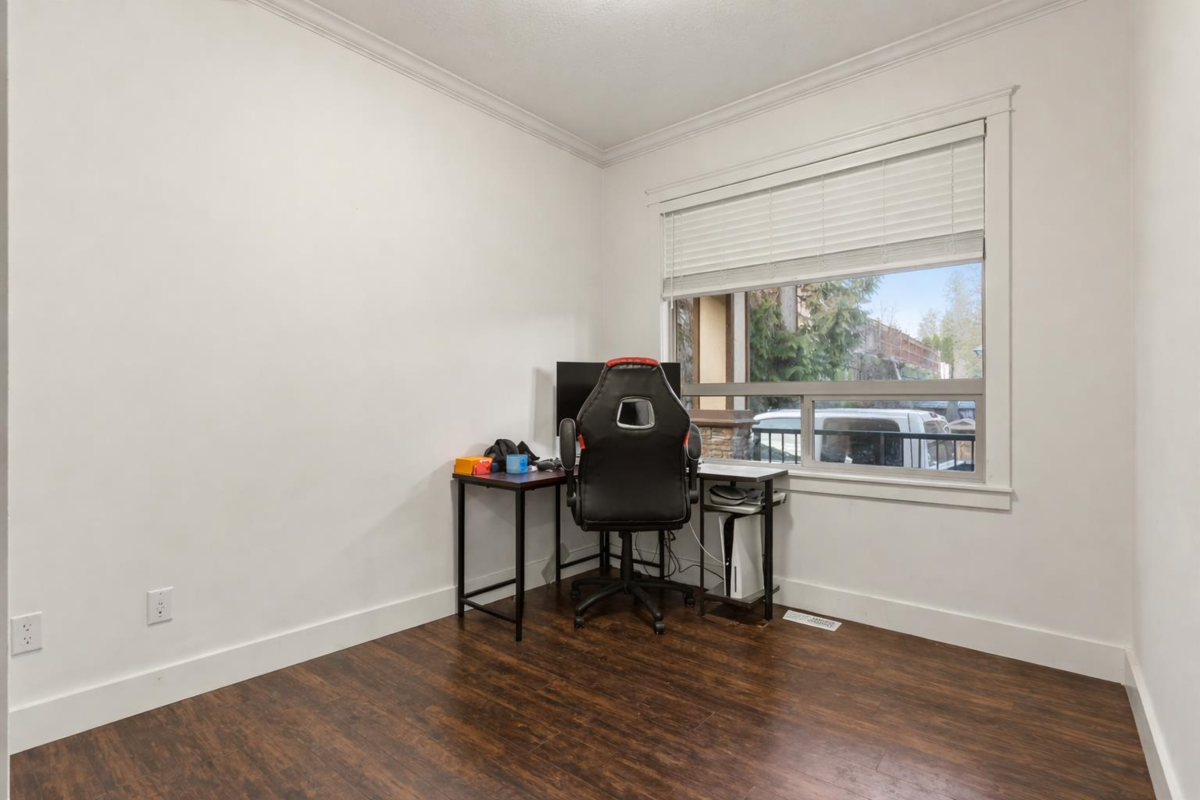 Kitchen Photo of 1 46212 Kermode Crescent, Chilliwack, BC
