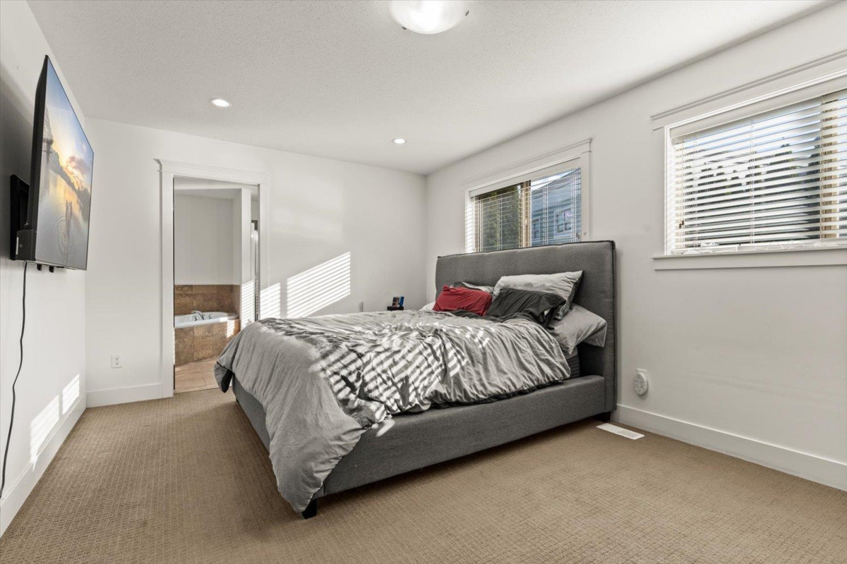 Powder Room Photo of 1 46212 Kermode Crescent, Chilliwack, BC