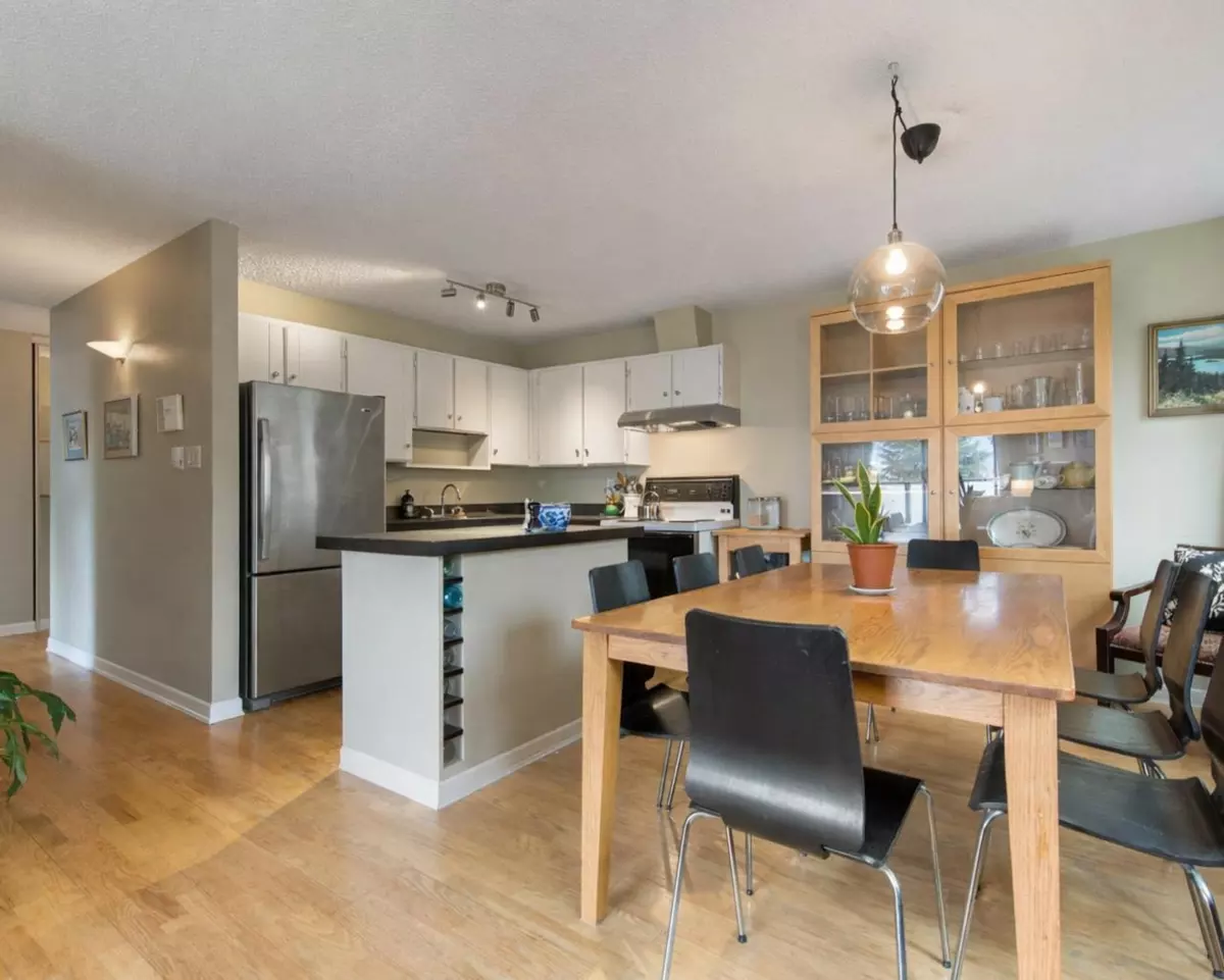 Breakfast Nook Photo of 314 665 E 6th Avenue, Vancouver, BC