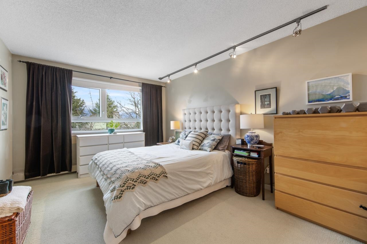 Guest Bathroom Photo of 314 665 E 6th Avenue, Vancouver, BC