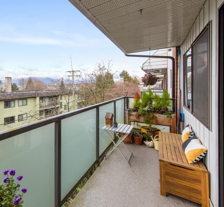 Primary Bathroom Photo of 314 665 E 6th Avenue, Vancouver, BC