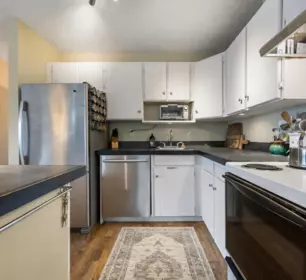 Kitchen Island Photo of 314 665 E 6th Avenue, Vancouver, BC