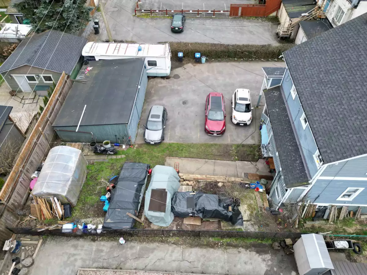 Basement Recreation Room Photo of 423 Sixth Street, New Westminster, BC
