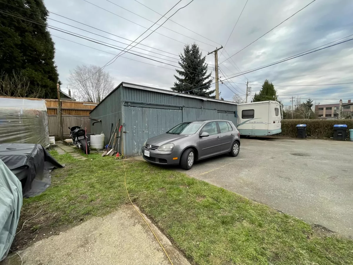 Dining Area Photo of 423 Sixth Street, New Westminster, BC