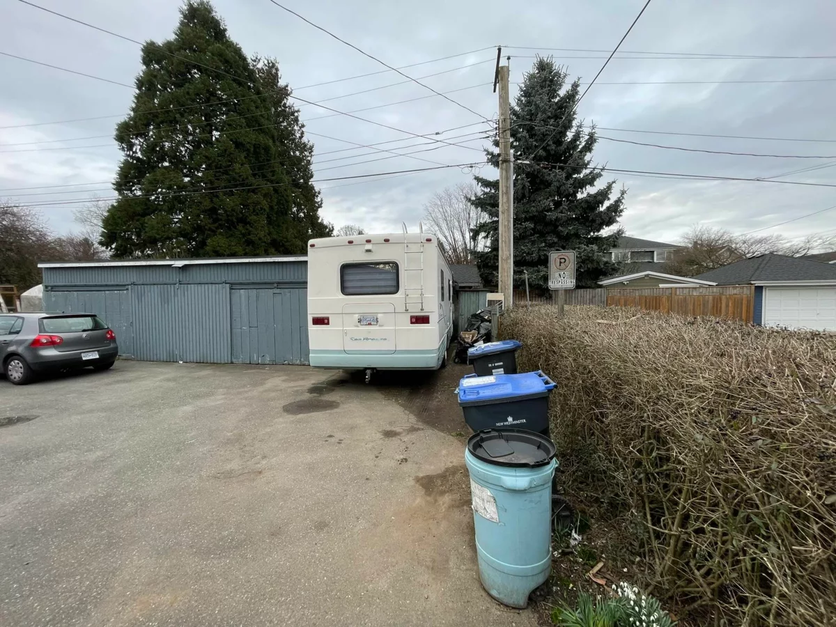 Kitchen Photo of 423 Sixth Street, New Westminster, BC