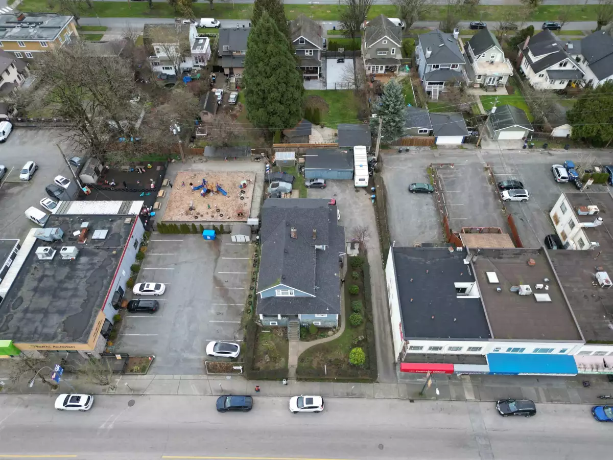 Laundry Room Photo of 423 Sixth Street, New Westminster, BC