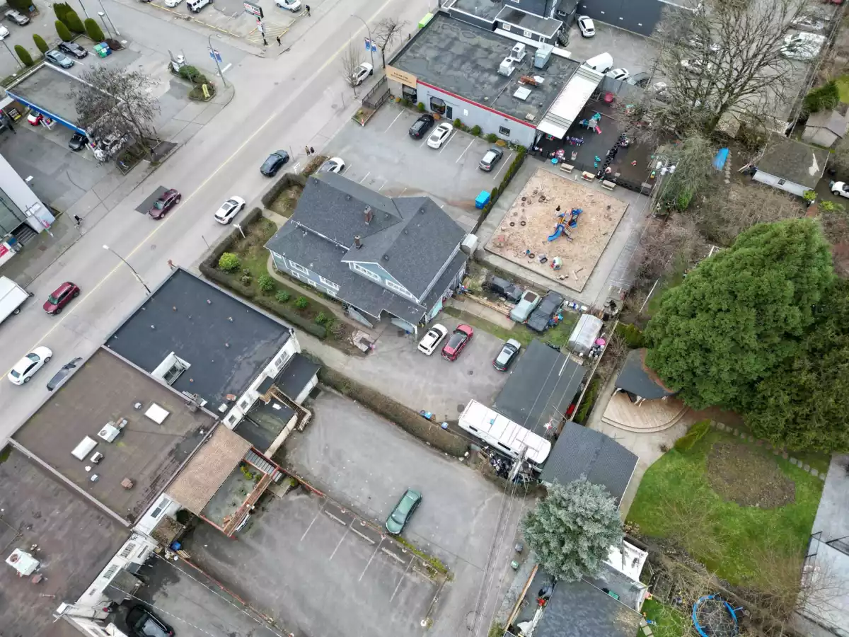 Mudroom Photo of 423 Sixth Street, New Westminster, BC