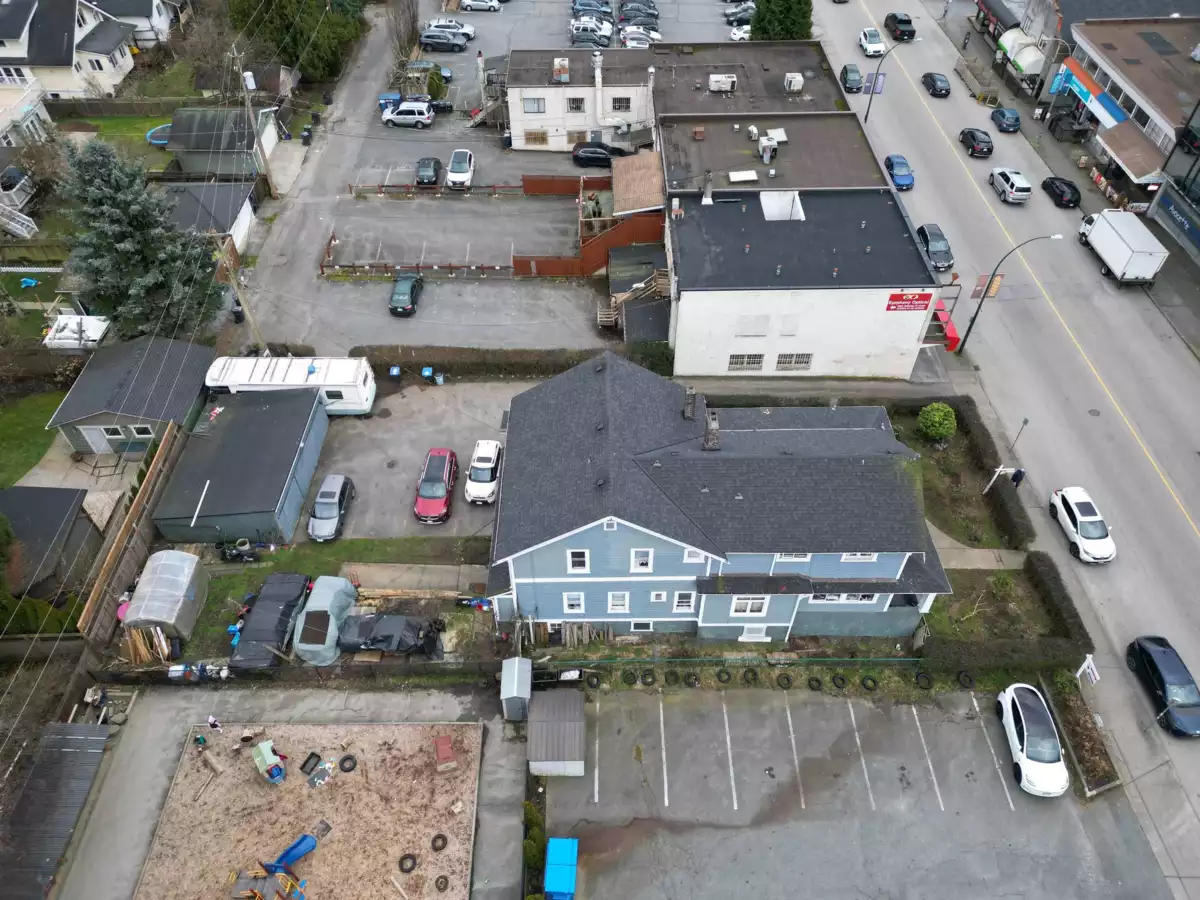 Staircase Photo of 423 Sixth Street, New Westminster, BC