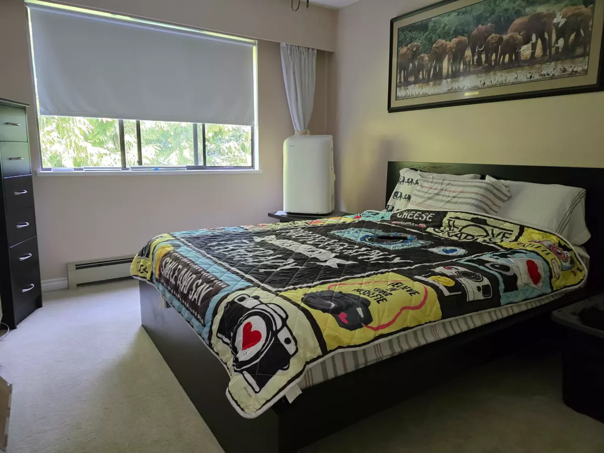Kitchen Island Photo of 234 2279 Mccallum Road, Abbotsford, BC