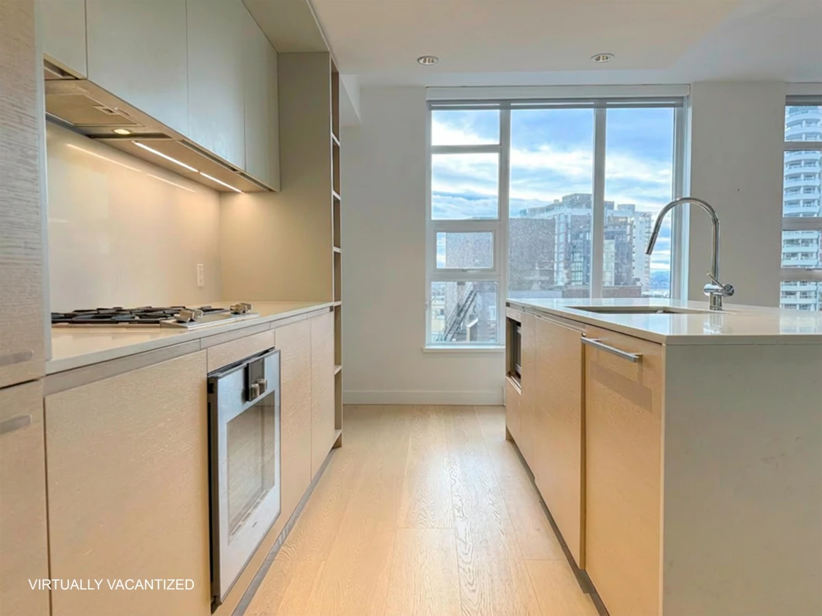 Kitchen Island Photo of 1001 1289 Hornby Street, Vancouver, BC