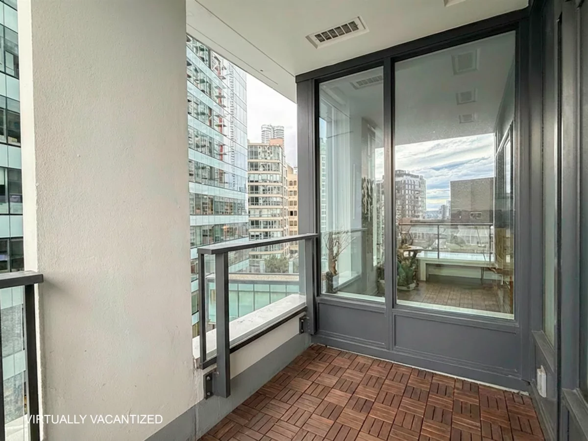 Primary Bathroom Photo of 1001 1289 Hornby Street, Vancouver, BC