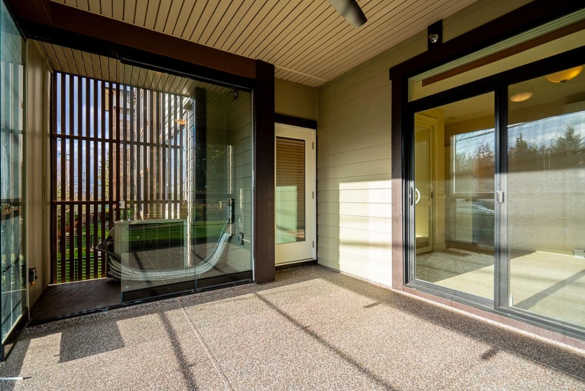 Front Yard Photo of 210 14588 Mcdougall Drive, White Rock, BC