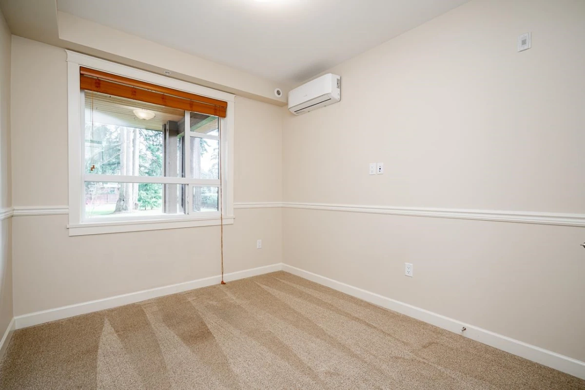 Mudroom Photo of 210 14588 Mcdougall Drive, White Rock, BC