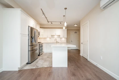Kitchen Photo of 210 14588 Mcdougall Drive, White Rock, BC