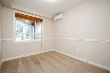 Mudroom Photo of 210 14588 Mcdougall Drive, White Rock, BC