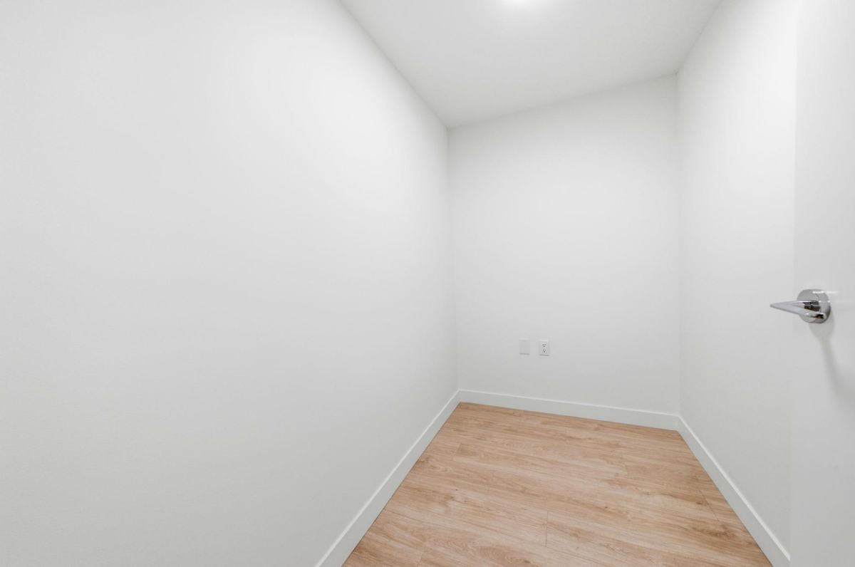 Walk-In Closet Photo of 311 2803 W 4th Avenue, Vancouver, BC