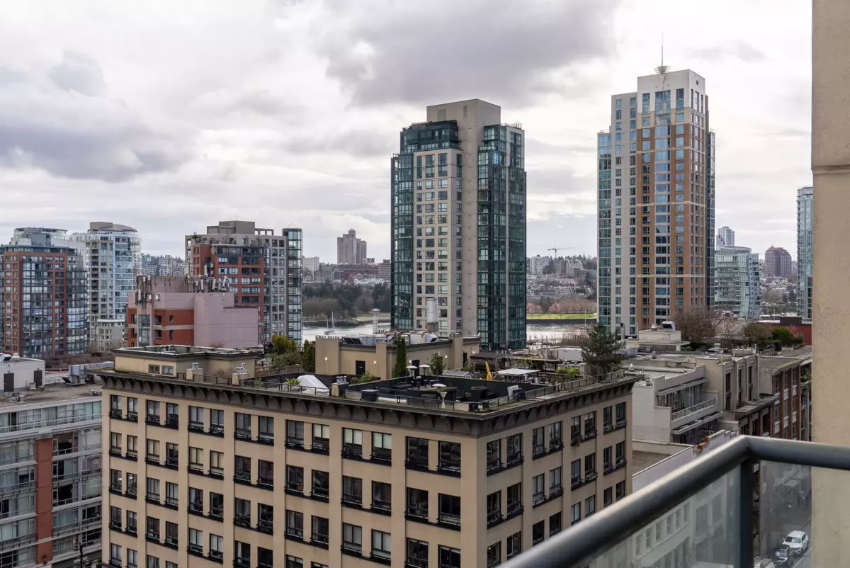 Guest Bathroom Photo of 1001 1155 Homer Street, Vancouver, BC