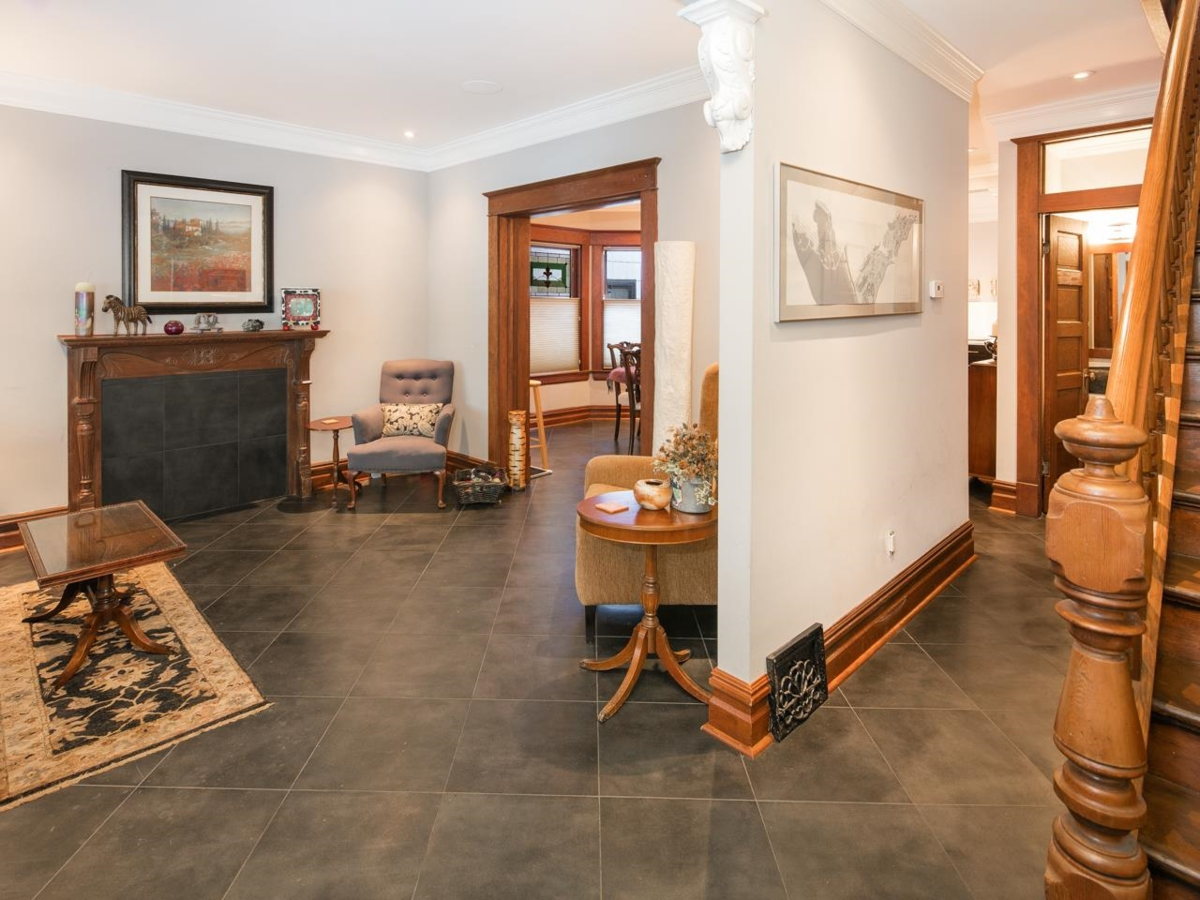 Entry Foyer Photo of 795 Keefer Street, Vancouver, BC