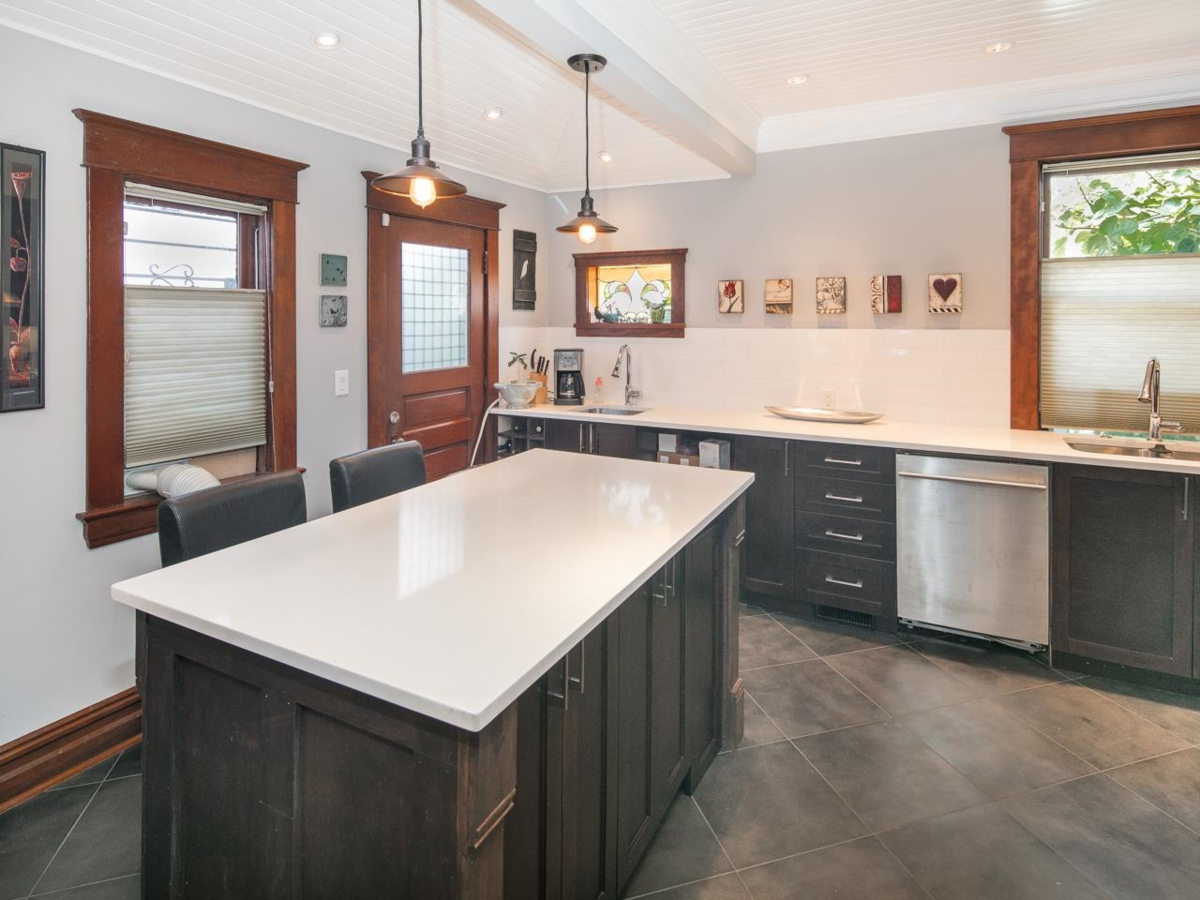 Laundry Room Photo of 795 Keefer Street, Vancouver, BC