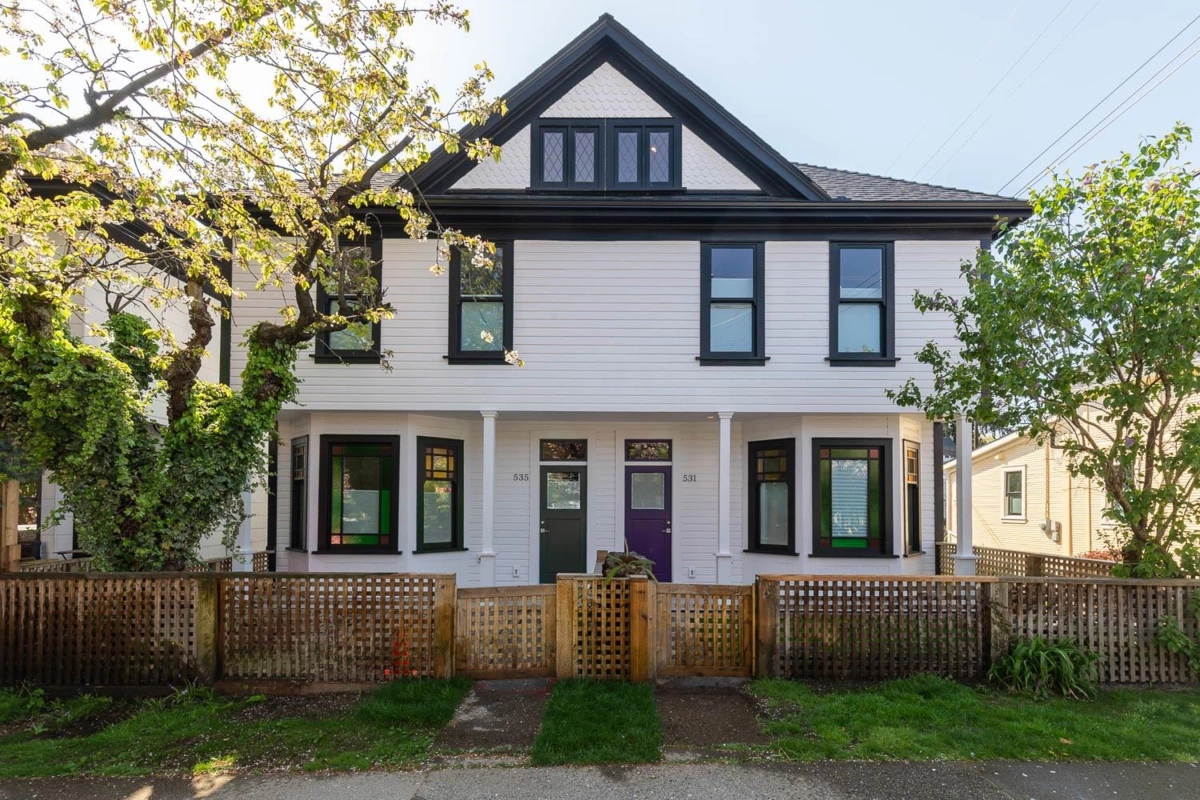 Living Room Photo of 795 Keefer Street, Vancouver, BC