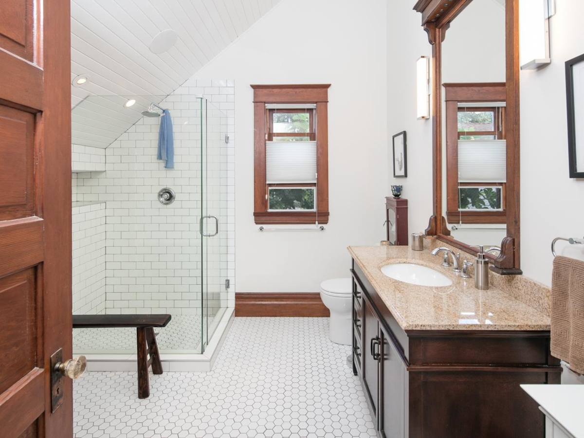 Powder Room Photo of 795 Keefer Street, Vancouver, BC