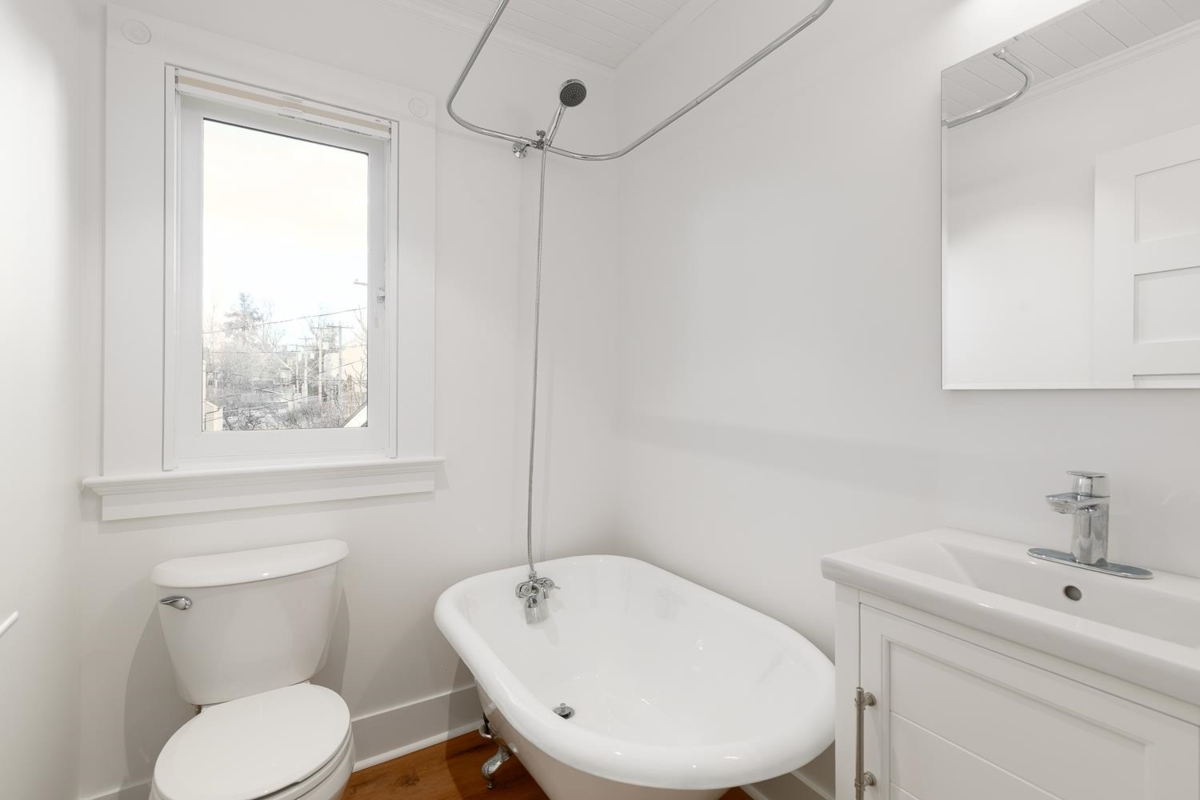 Primary Bedroom Photo of 795 Keefer Street, Vancouver, BC