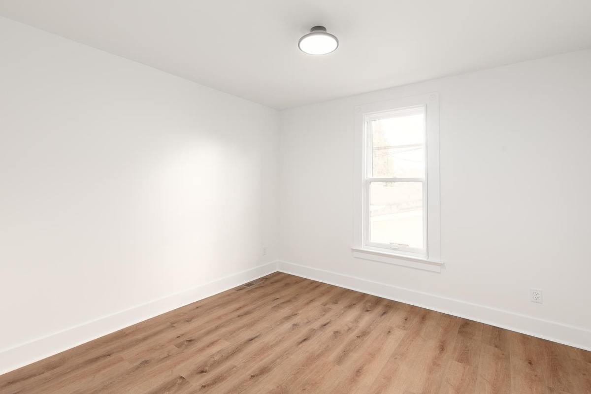 Walk-In Closet Photo of 795 Keefer Street, Vancouver, BC