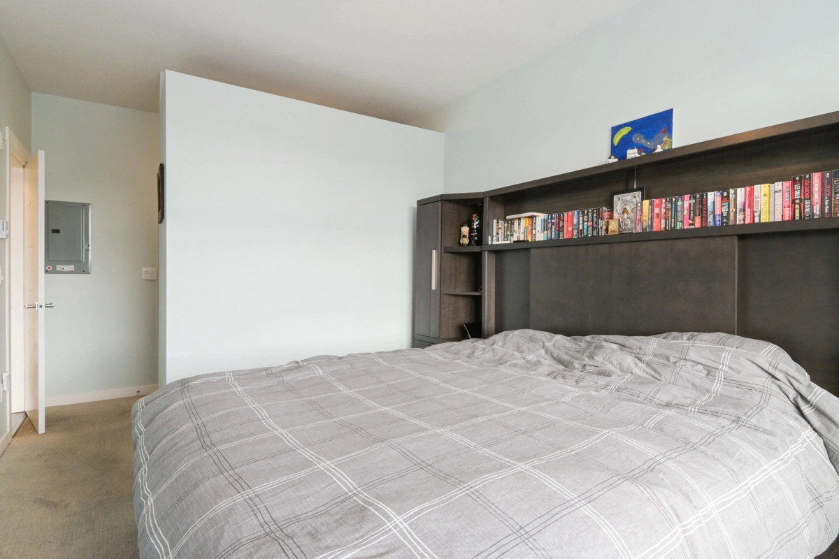 Bedroom 3 Photo of 411 2242 Whatcom Road, Abbotsford, BC