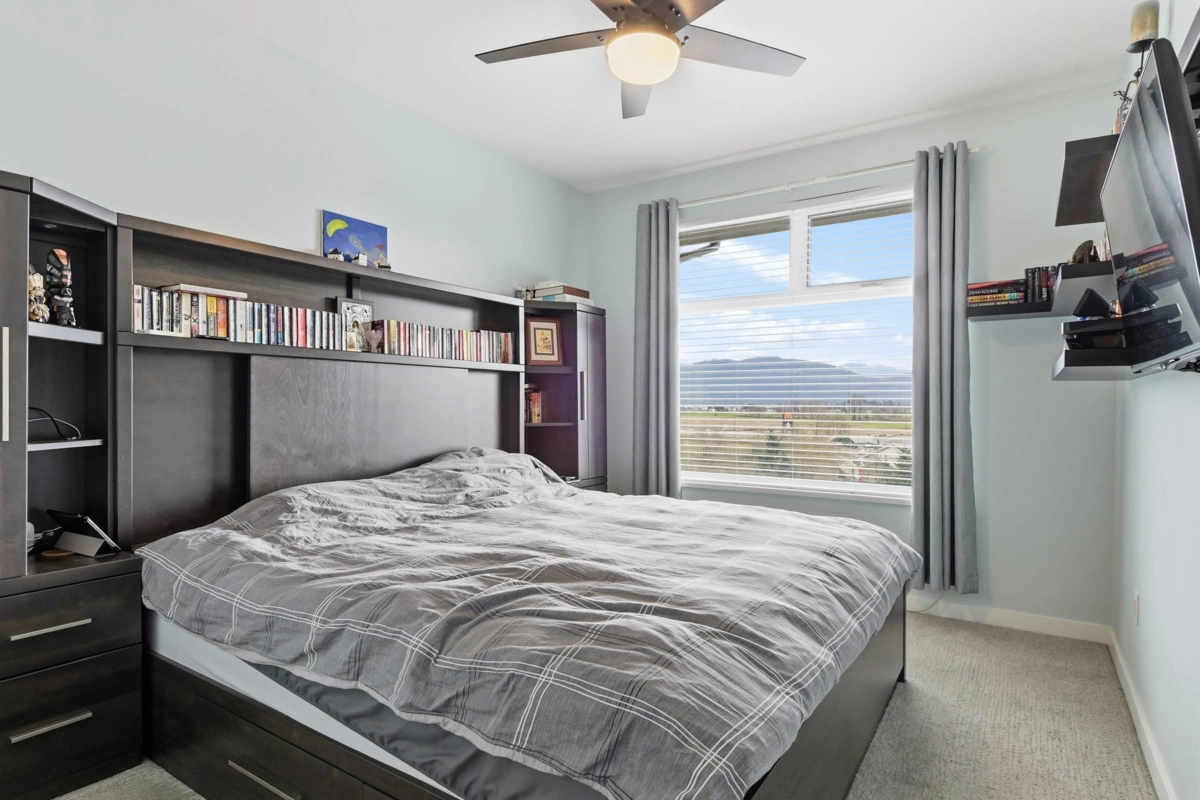 Bedroom 4 Photo of 411 2242 Whatcom Road, Abbotsford, BC