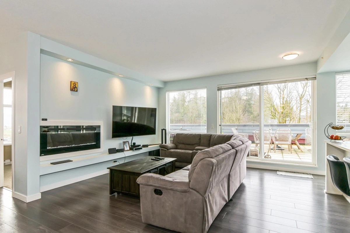 Family Room Photo of 411 2242 Whatcom Road, Abbotsford, BC