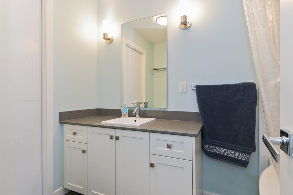 Loft / Bonus Room Photo of 411 2242 Whatcom Road, Abbotsford, BC