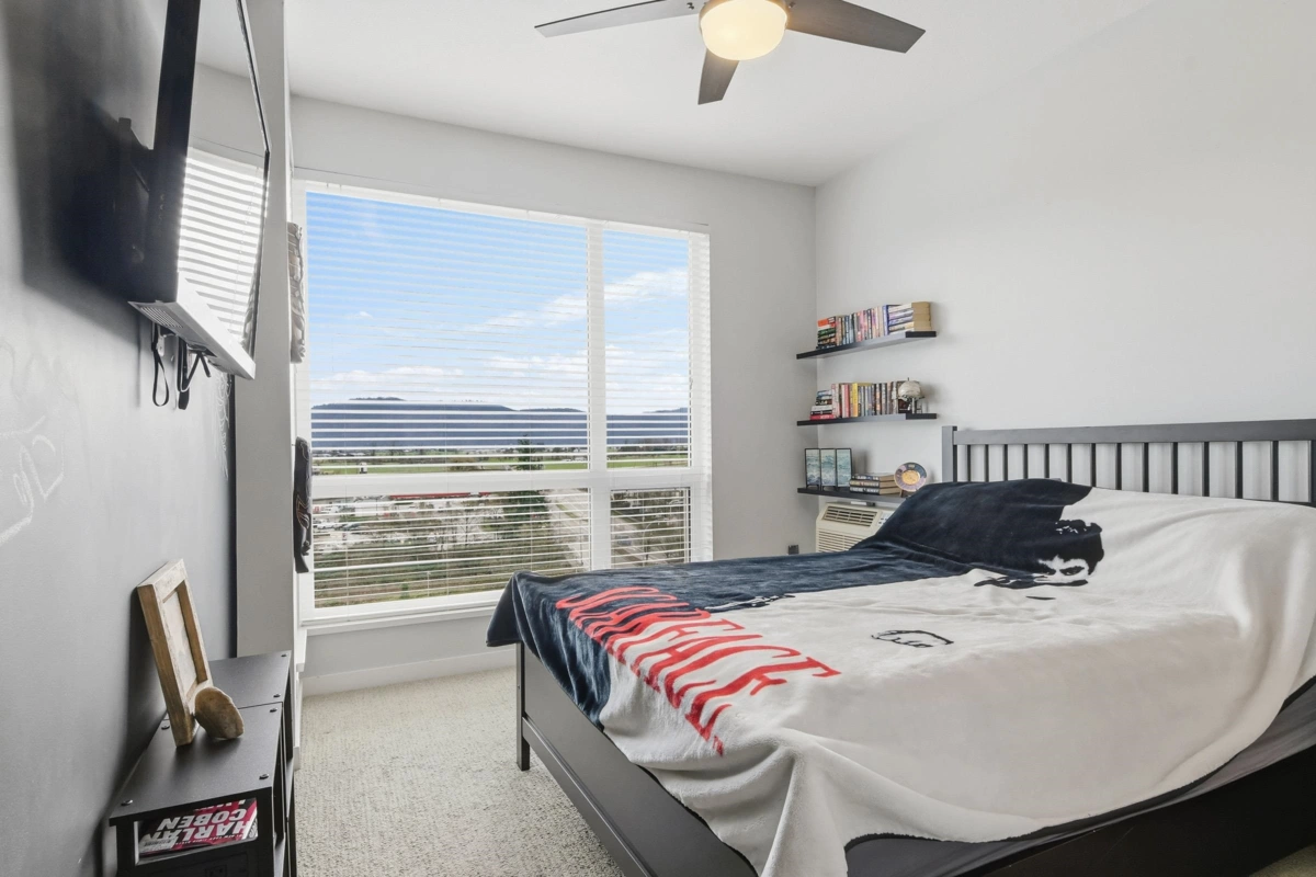 Office / Den Photo of 411 2242 Whatcom Road, Abbotsford, BC