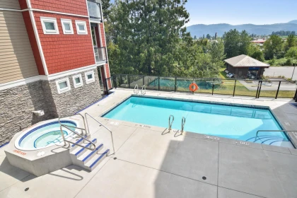 Garden / Landscaping Photo of 411 2242 Whatcom Road, Abbotsford, BC