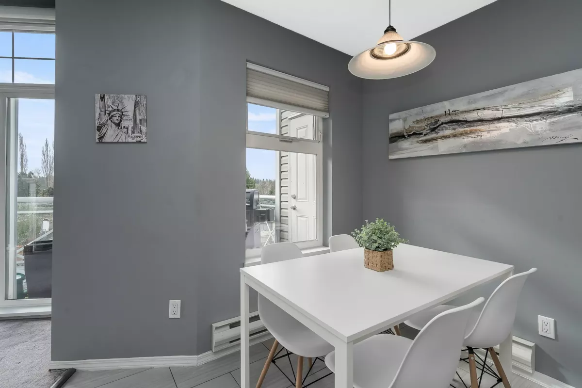 Kitchen Island Photo of 409 20245 53 Avenue, Langley, BC