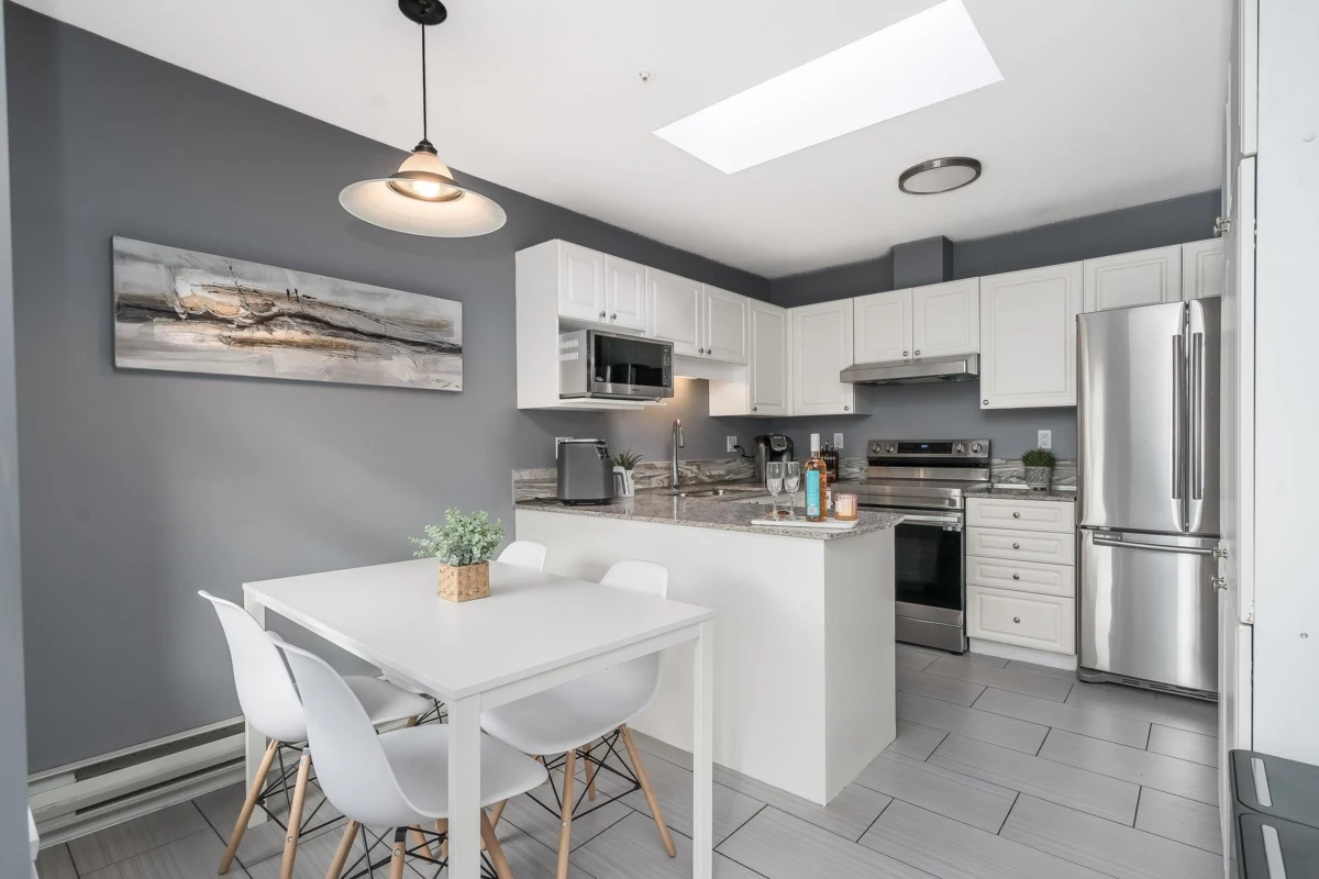 Kitchen Photo of 409 20245 53 Avenue, Langley, BC