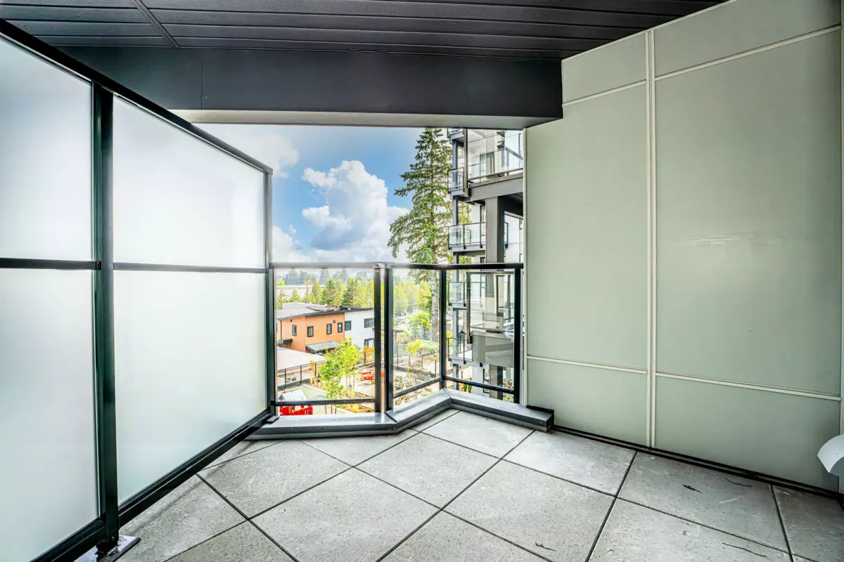Kitchen Island Photo of 322 13458 95 Avenue, Surrey, BC