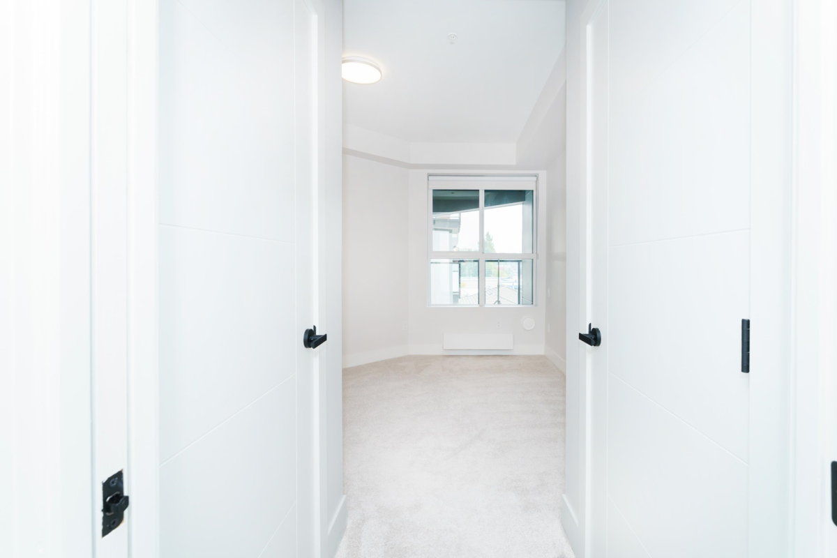 Mudroom Photo of 322 13458 95 Avenue, Surrey, BC
