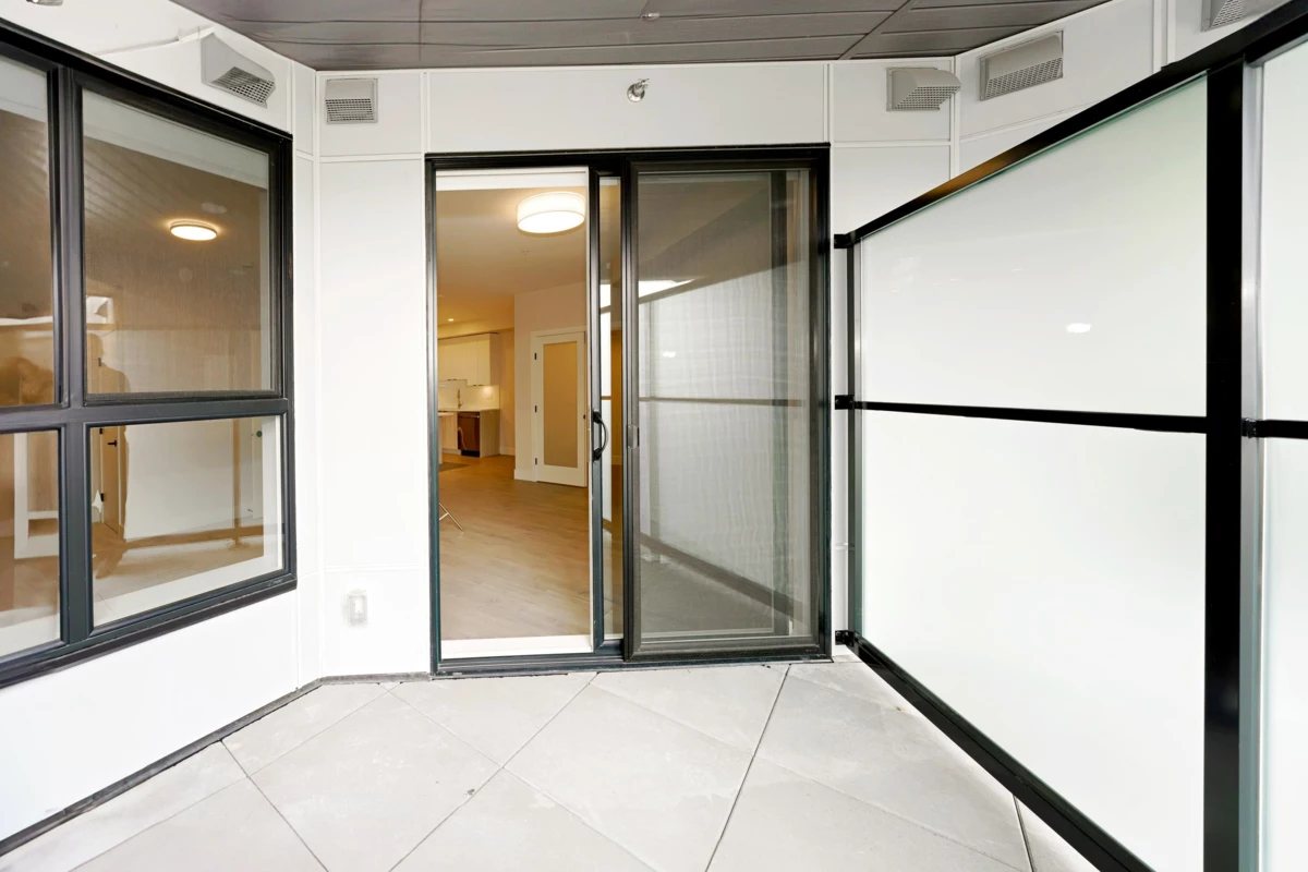 Primary Bathroom Photo of 322 13458 95 Avenue, Surrey, BC