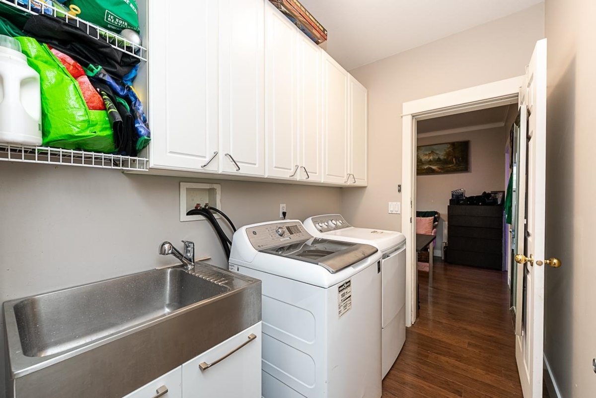 Backyard Photo of 4 6177 169 Street, Surrey, BC