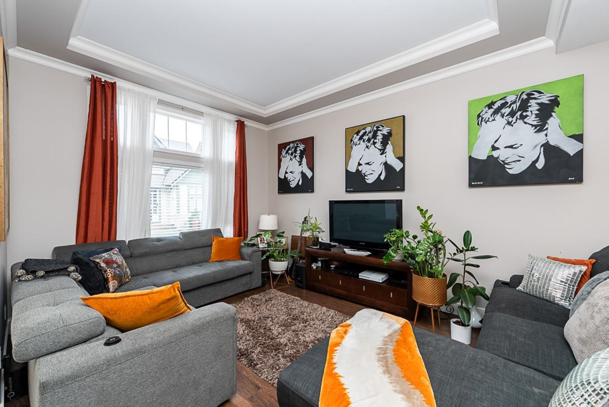 Kitchen Island Photo of 4 6177 169 Street, Surrey, BC