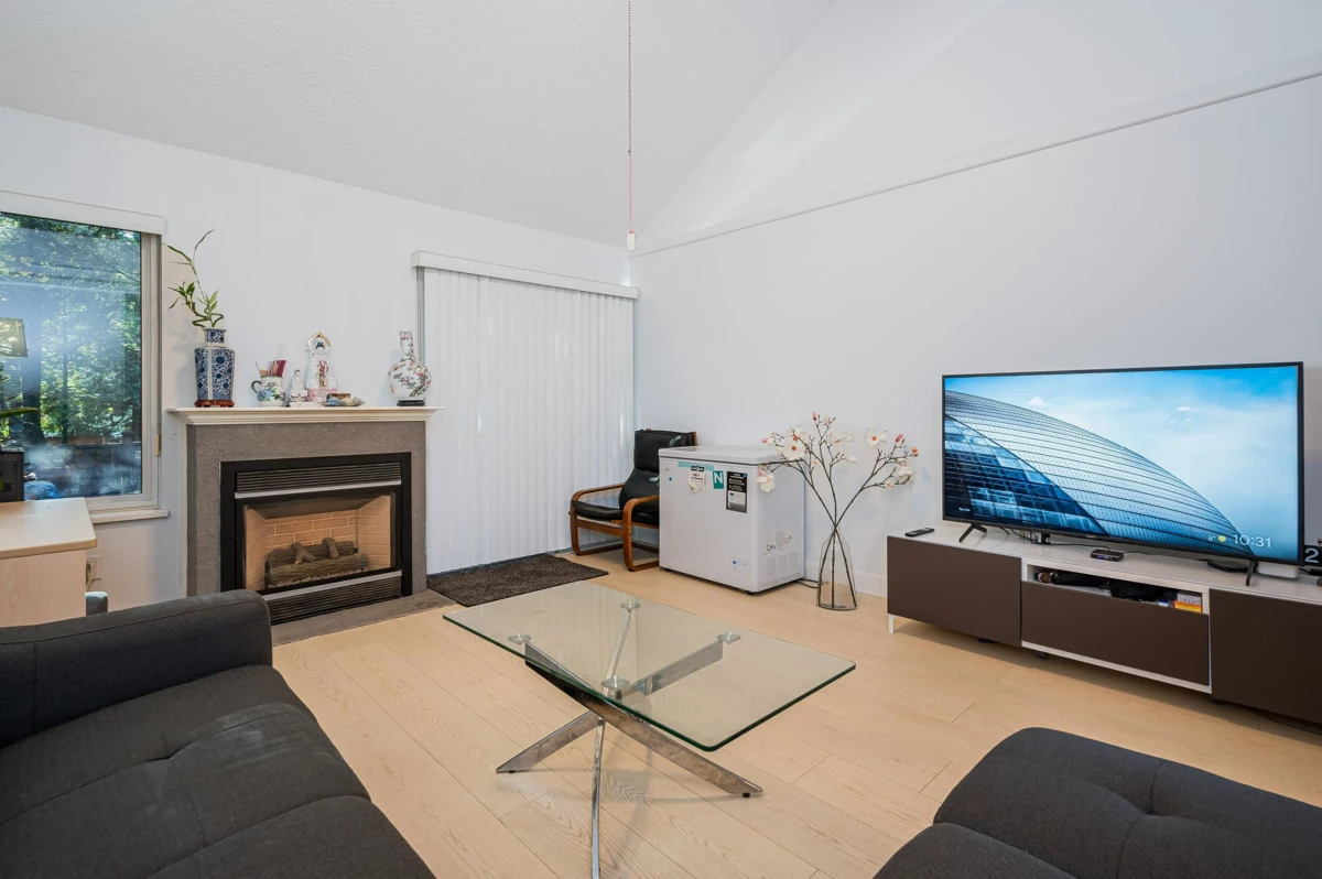 Family Room Photo of 4814 Fernglen Drive, Burnaby, BC