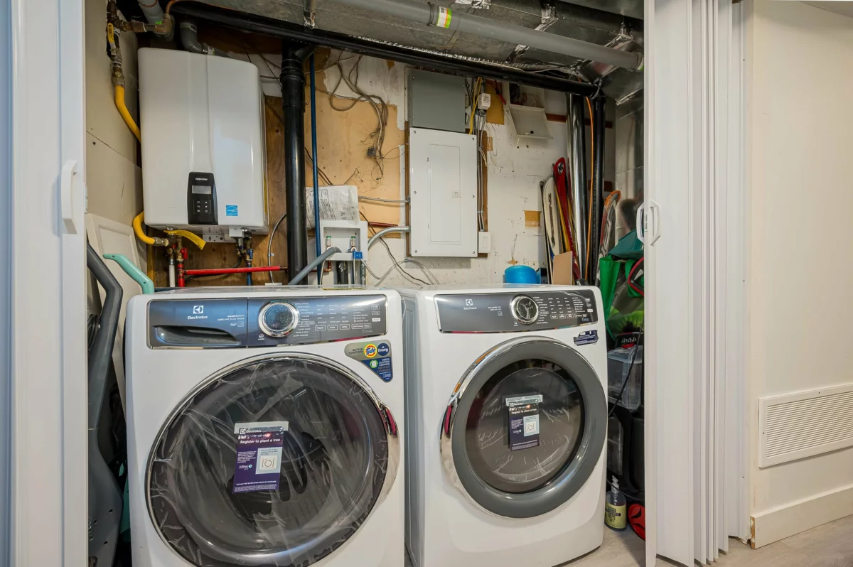 Hallway Photo of 4814 Fernglen Drive, Burnaby, BC