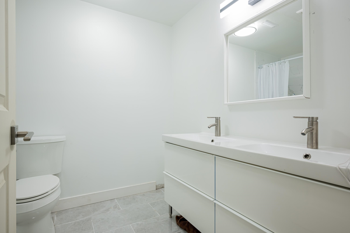 Laundry Room Photo of 4814 Fernglen Drive, Burnaby, BC