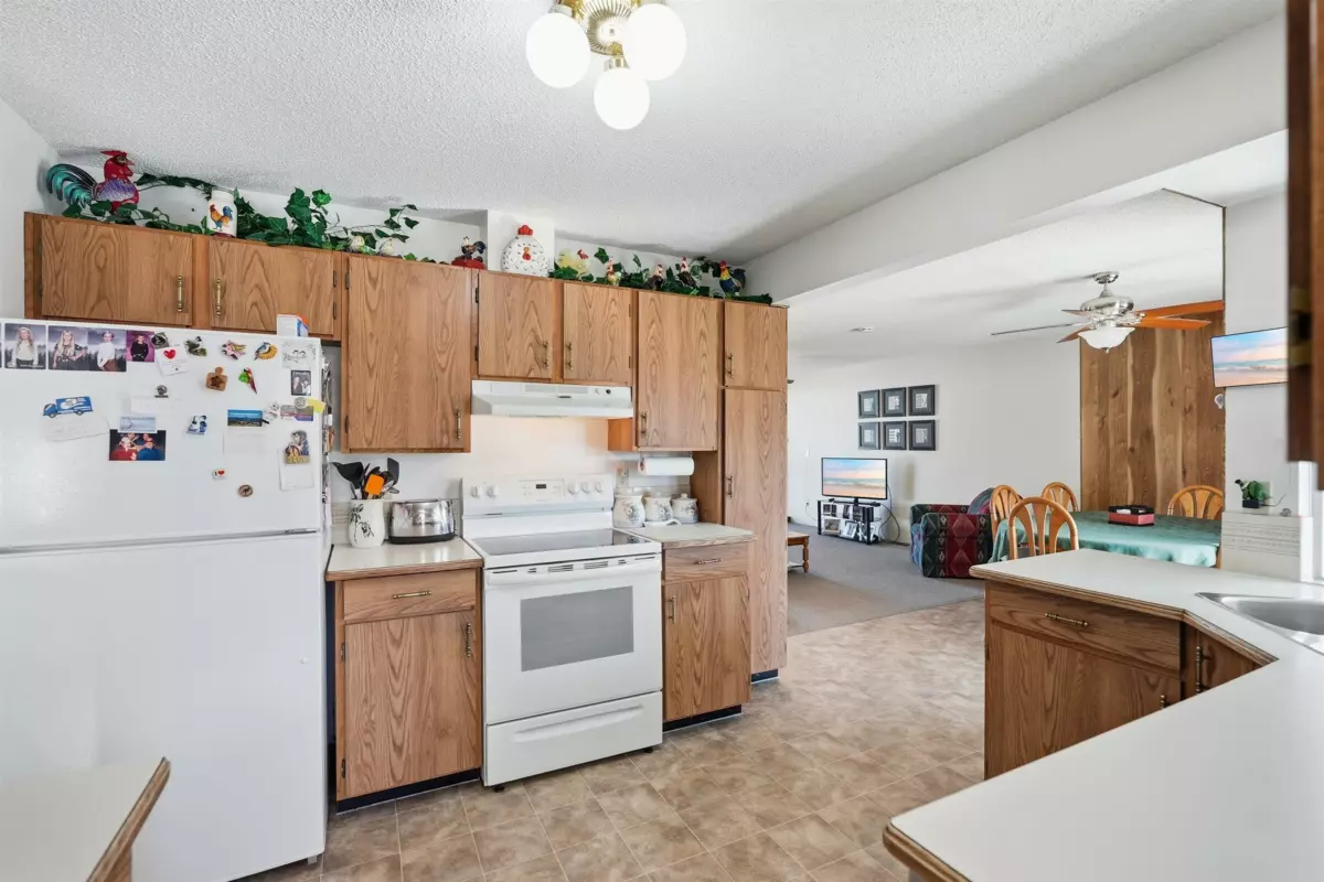 Breakfast Nook Photo of 9670 130 Street, Surrey, BC