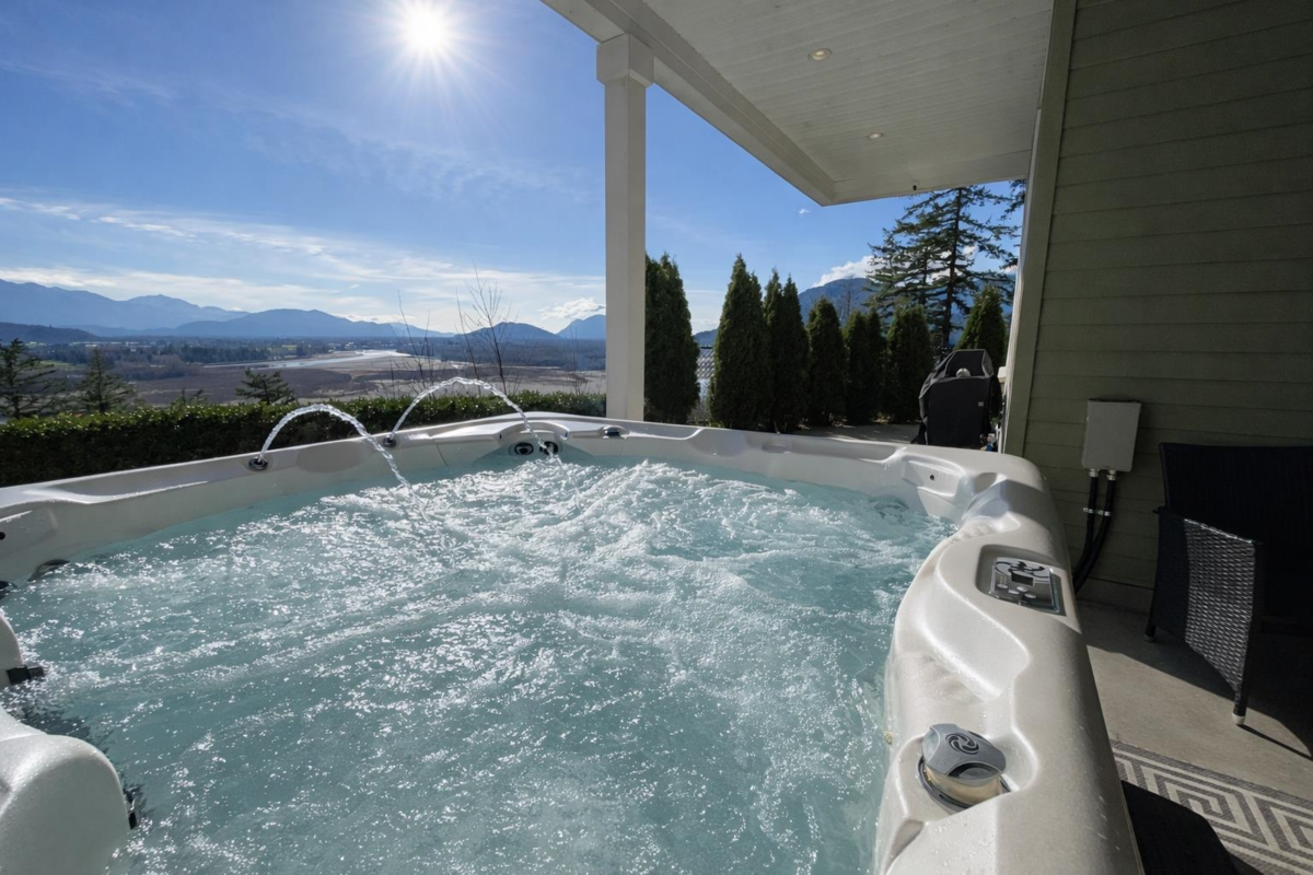 Kitchen Photo of 1399 Highlands Boulevard, Agassiz, BC