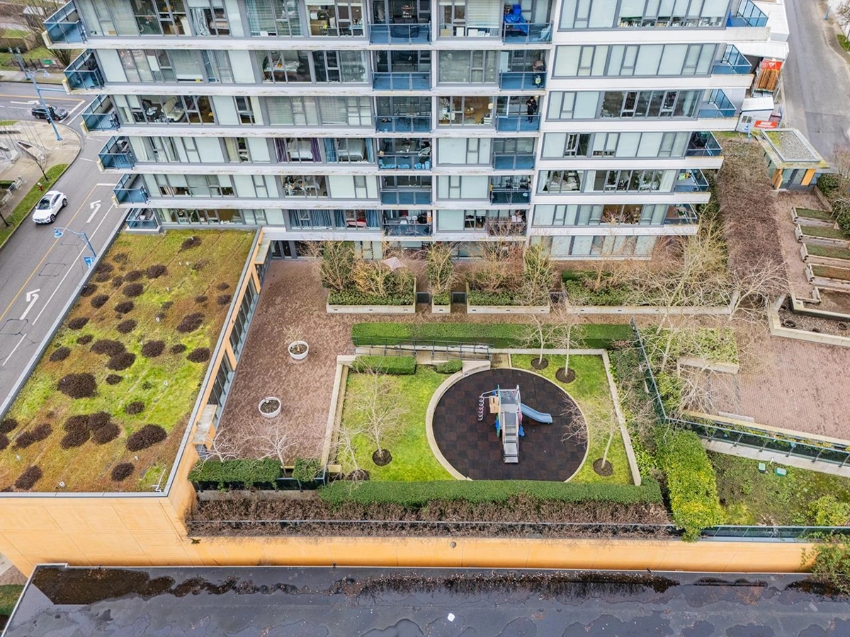 Entry Foyer Photo of 909 7117 Elmbridge Way, Richmond, BC