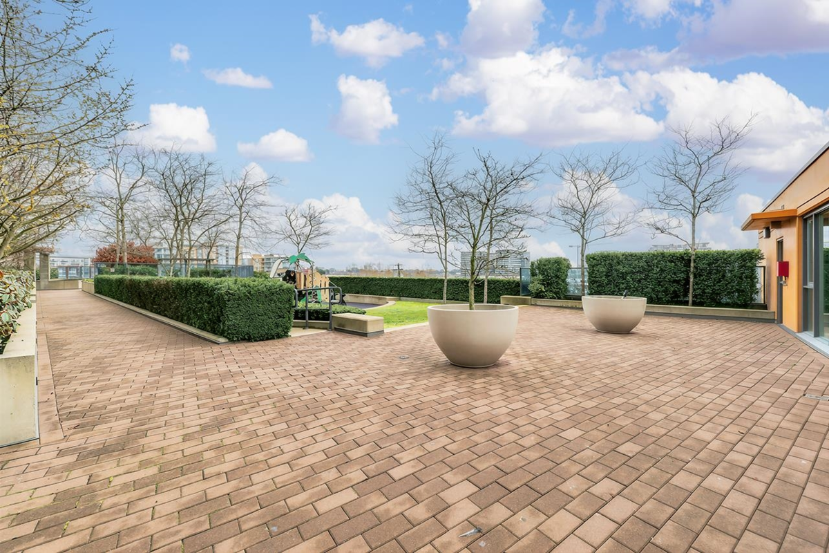 Mudroom Photo of 909 7117 Elmbridge Way, Richmond, BC