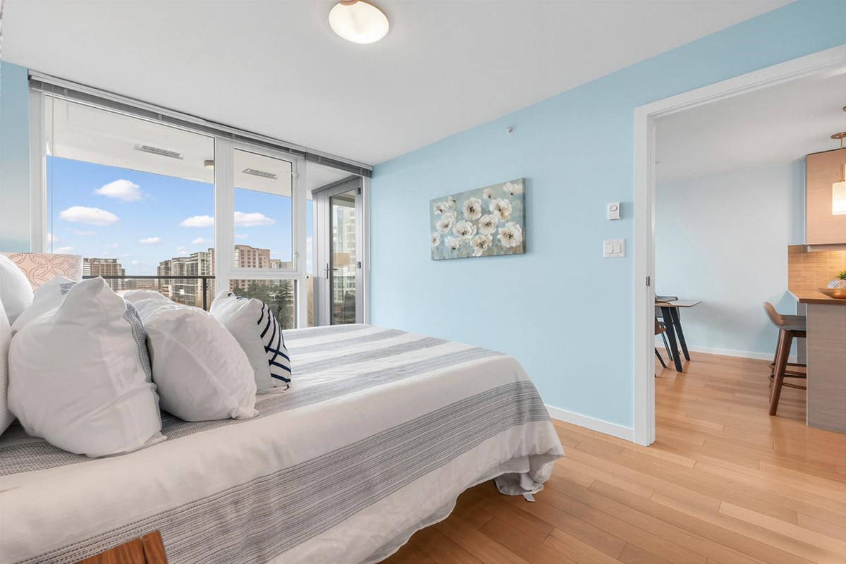 Primary Bathroom Photo of 909 7117 Elmbridge Way, Richmond, BC