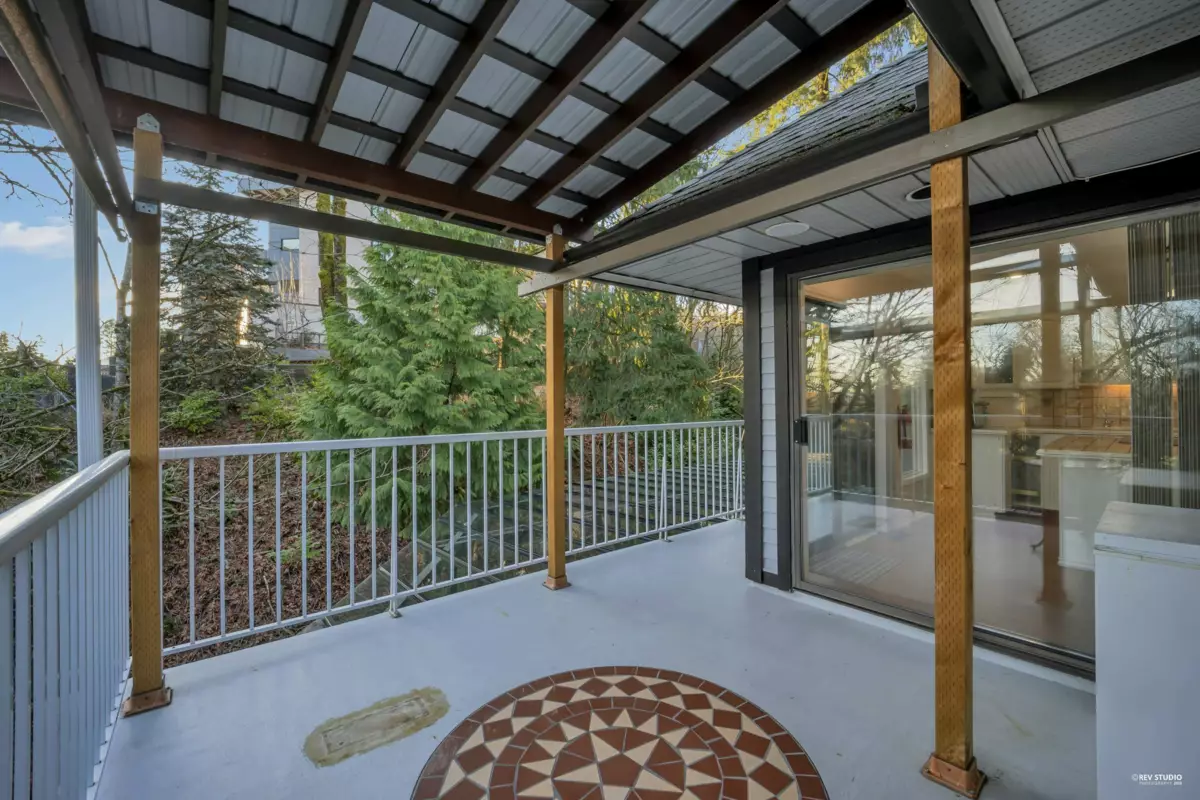 Garden / Landscaping Photo of 210 Nelson Street, Coquitlam, BC