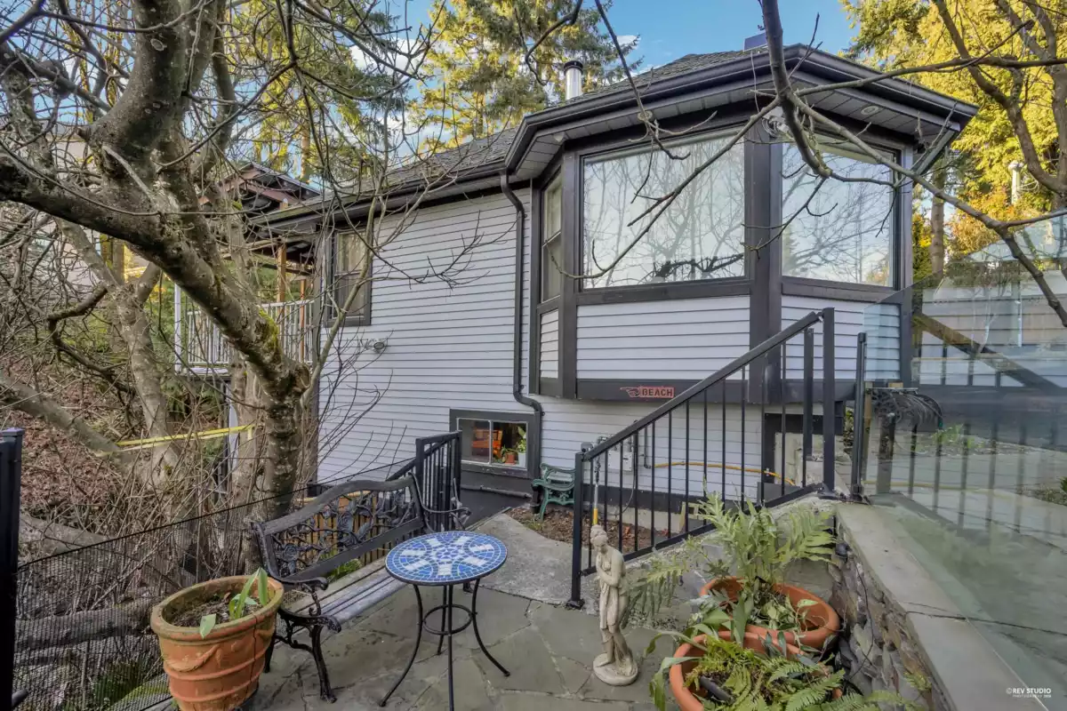 Swimming Pool Photo of 210 Nelson Street, Coquitlam, BC